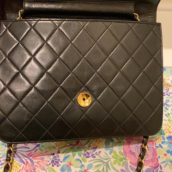 SOLD🔥🔥🔥Chanel Vintage Classic Flap Bag - Picture 10 of 17